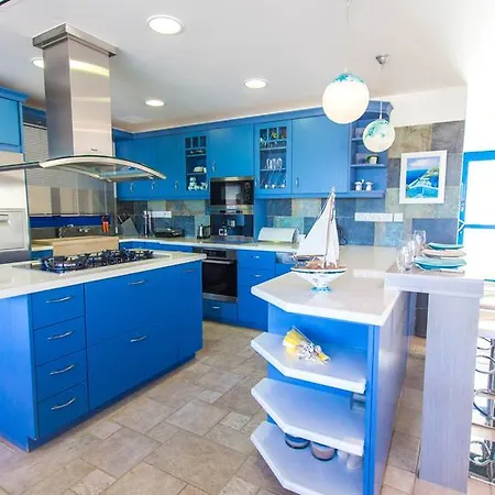 Oceanview 203 Villa