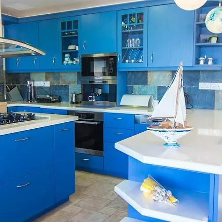 Oceanview 203 Pernera