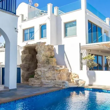 Villa Oceanview 203 *