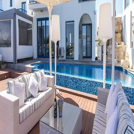 Villa Oceanview 203 *