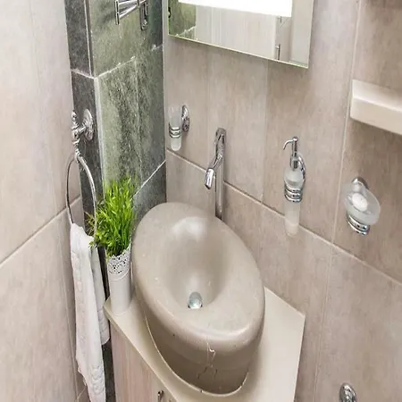 Oceanview 203 *